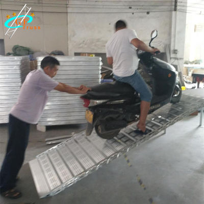 capacité de charge portative des rampes de chargement de camion de voiture de largeur de 1m 400kgs